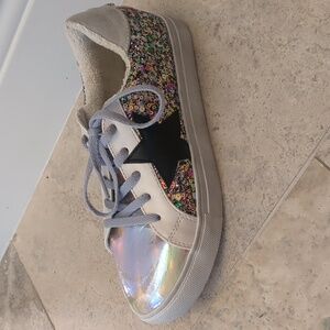 Steve Madden Girls JREZUME Star Lace Up Sneakers size 4